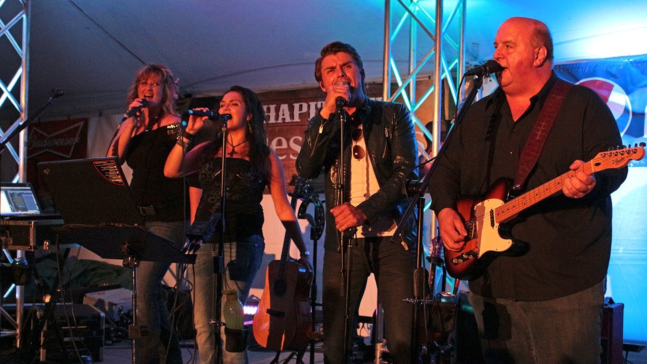 Robby Jonhson était de passage sous la tente du Chapiteau Desjardins à Nashville en Beauce le 26 juillet dernier lors du spectacle de Cherokee.