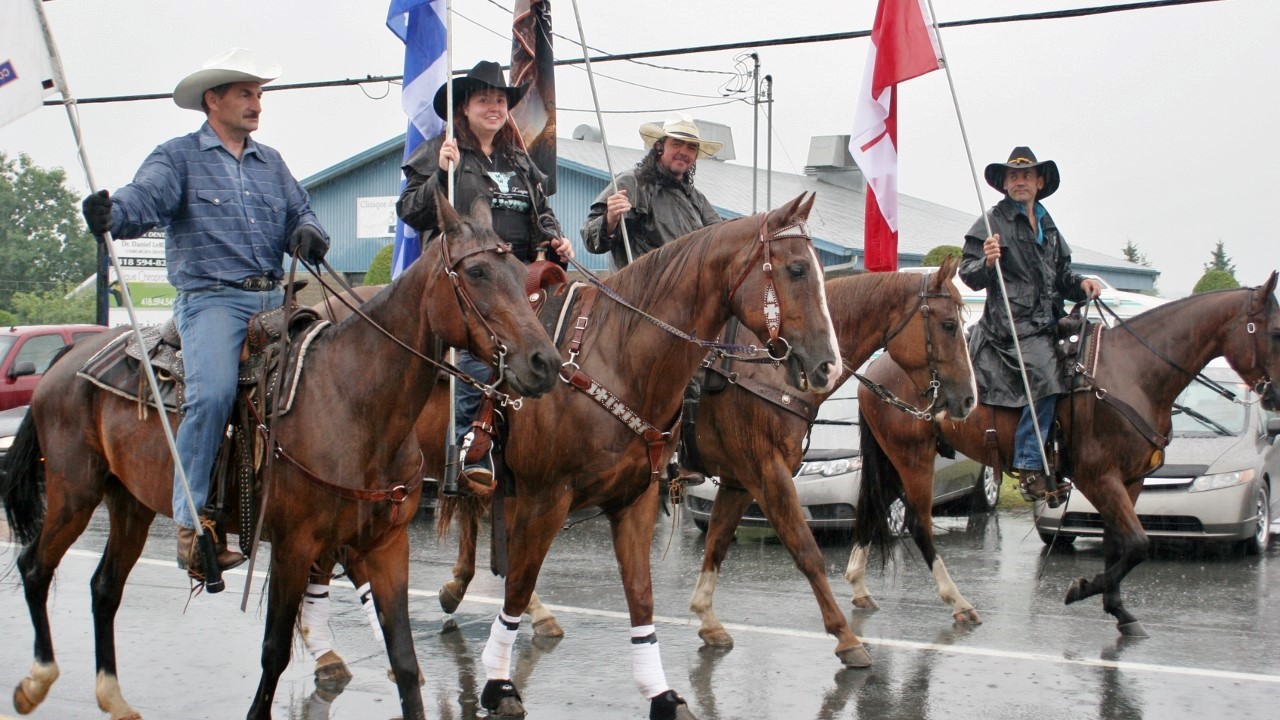 Une parade sous la pluie à Nashville en Beauce