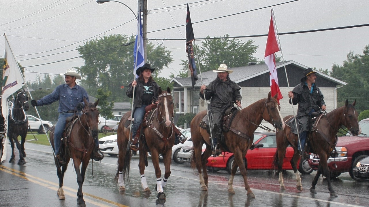 Une parade sous la pluie à Nashville en Beauce