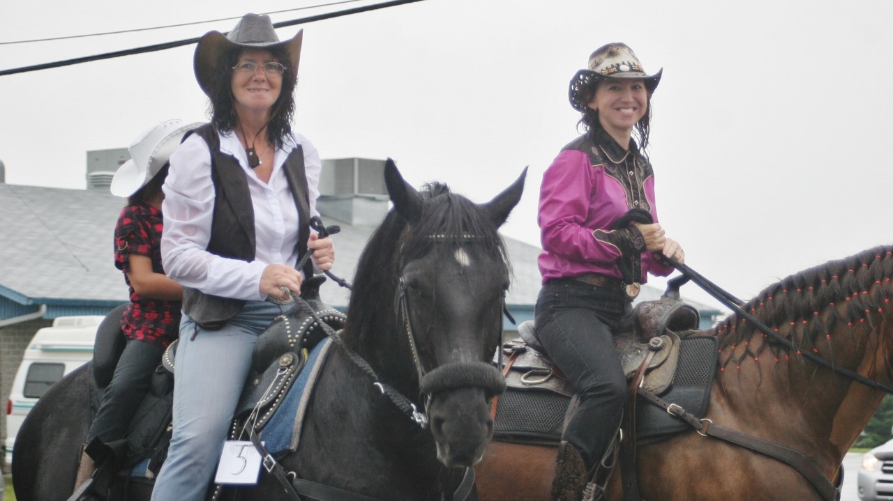 Une parade sous la pluie à Nashville en Beauce