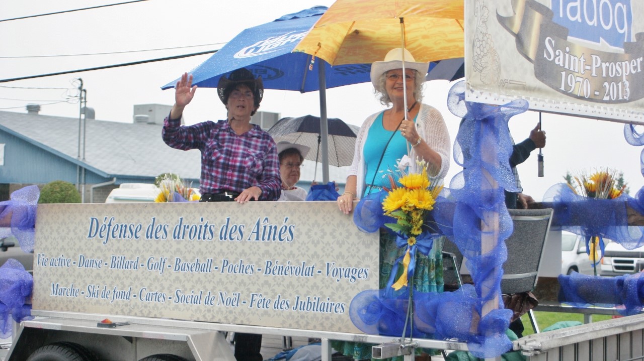 Une parade sous la pluie à Nashville en Beauce