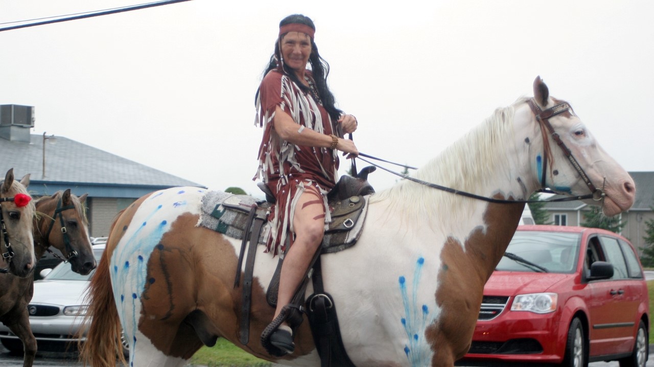 Une parade sous la pluie à Nashville en Beauce