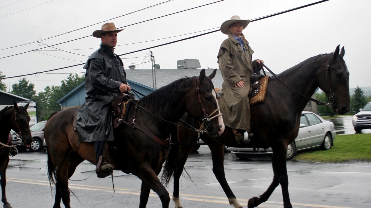 Une parade sous la pluie à Nashville en Beauce