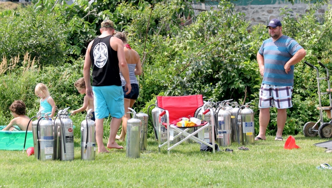 La plus grosse bataille de fusils à eau du Canada attire des Super-Héros de partout