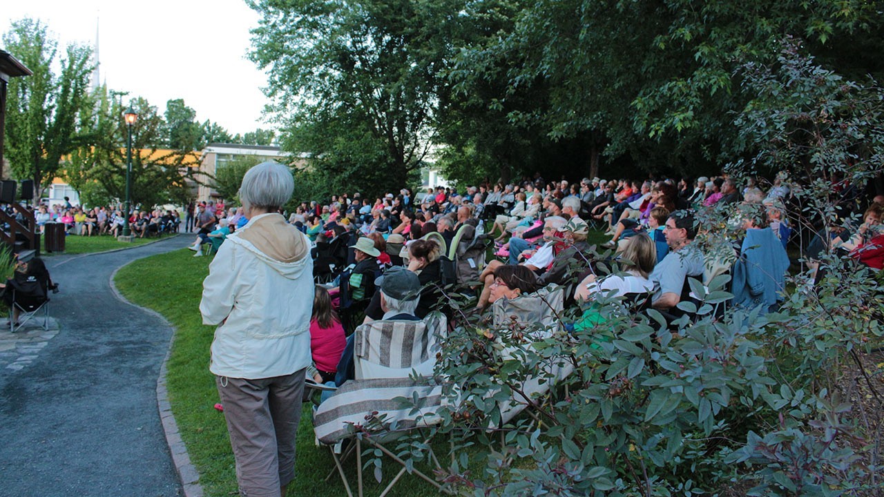 Luce Veilleux et Mario Jacques étaient en spectacle au kiosque du régiment à l’Arboretum de Saint-Georges mercredi dernier dans le cadre des Récitals de l’été georgien. 