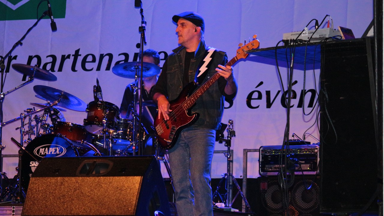 Le groupe SRV Tribute Blues Band était de passage à Saint-Georges le 16 août dernier dans le cadre du FunFest Weekend pour un spectacle hommage à Stevie Ray Vaughan.