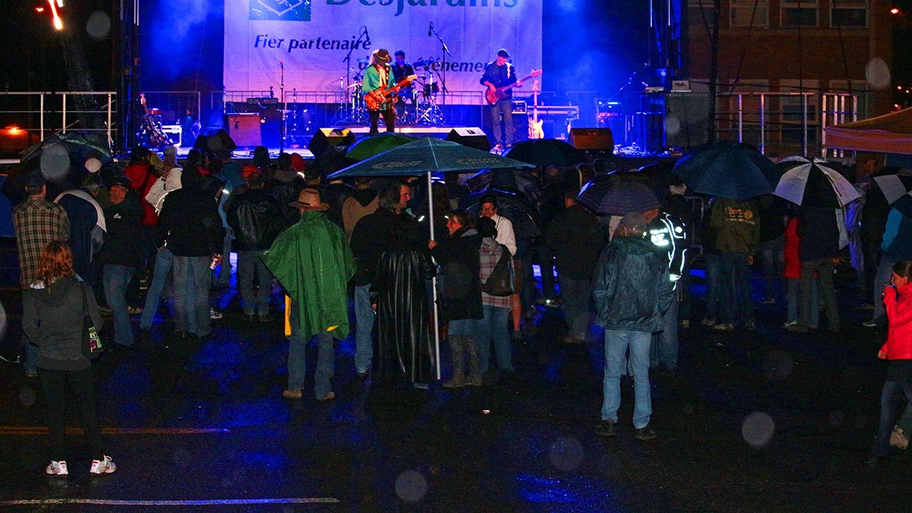 Le groupe SRV Tribute Blues Band était de passage à Saint-Georges le 16 août dernier dans le cadre du FunFest Weekend pour un spectacle hommage à Stevie Ray Vaughan.
