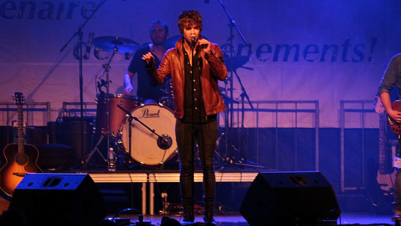 Rémi Chassé a clôturé la 2e édition du FunFest Weekend de Saint-Georges dimanche dernier devant une foule nombreuse. Il s'agissait du 26e spectacle du festival. 