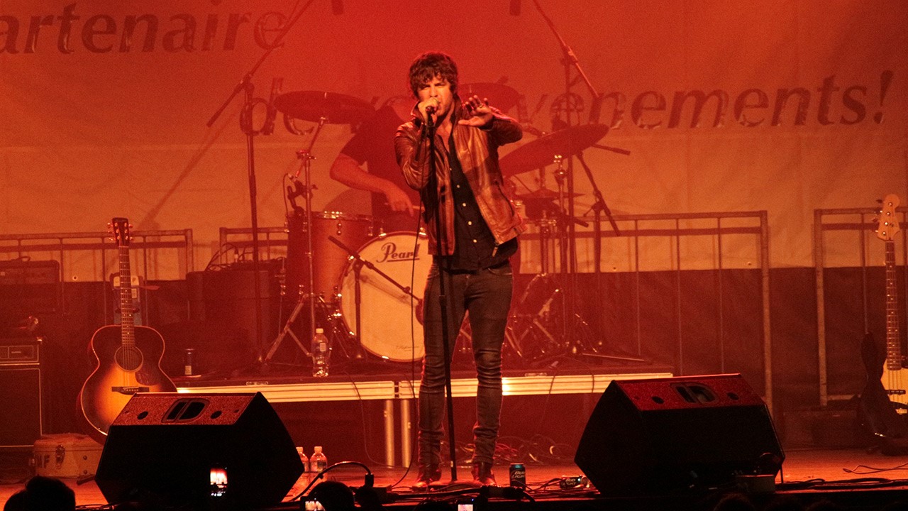 Rémi Chassé a clôturé la 2e édition du FunFest Weekend de Saint-Georges dimanche dernier devant une foule nombreuse. Il s'agissait du 26e spectacle du festival. 
