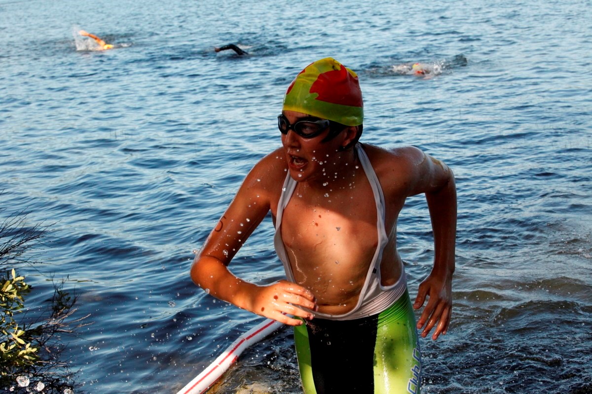 (299 photos) Plus de 150 braves pour le Premier Triathlon du Lac-Poulin