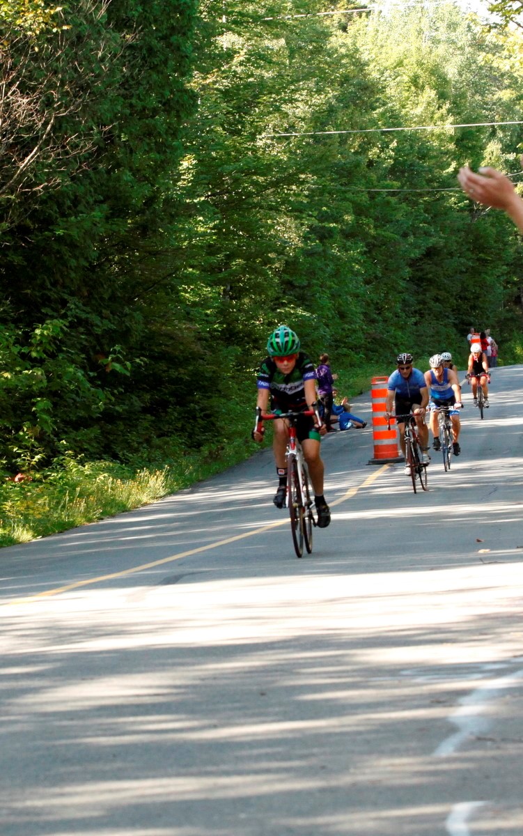 (299 photos) Plus de 150 braves pour le Premier Triathlon du Lac-Poulin