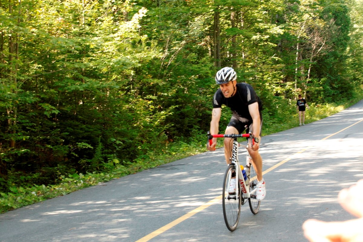 (299 photos) Plus de 150 braves pour le Premier Triathlon du Lac-Poulin