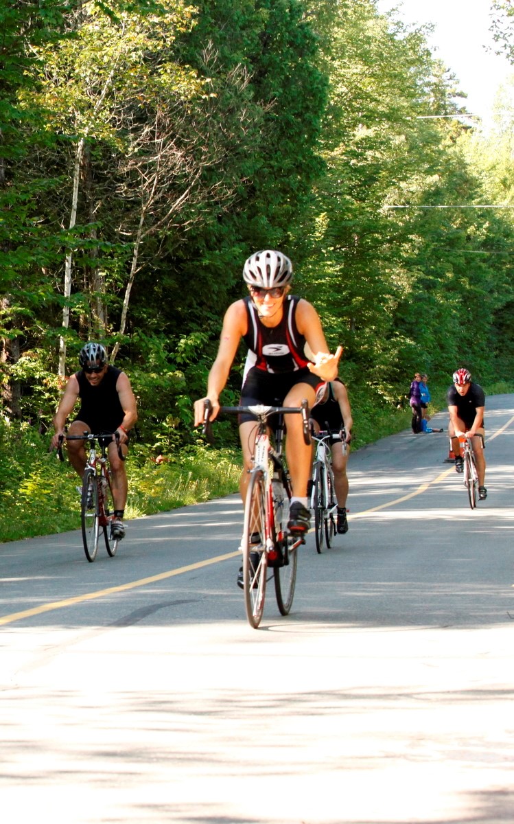 (299 photos) Plus de 150 braves pour le Premier Triathlon du Lac-Poulin