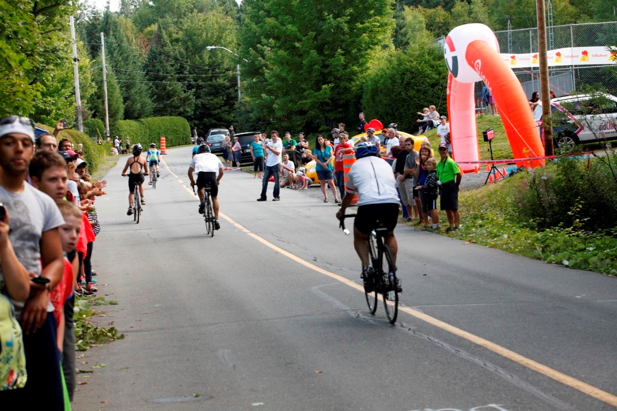 (299 photos) Plus de 150 braves pour le Premier Triathlon du Lac-Poulin