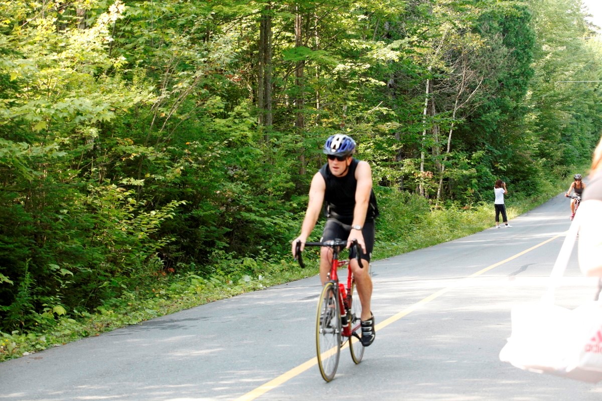 (299 photos) Plus de 150 braves pour le Premier Triathlon du Lac-Poulin