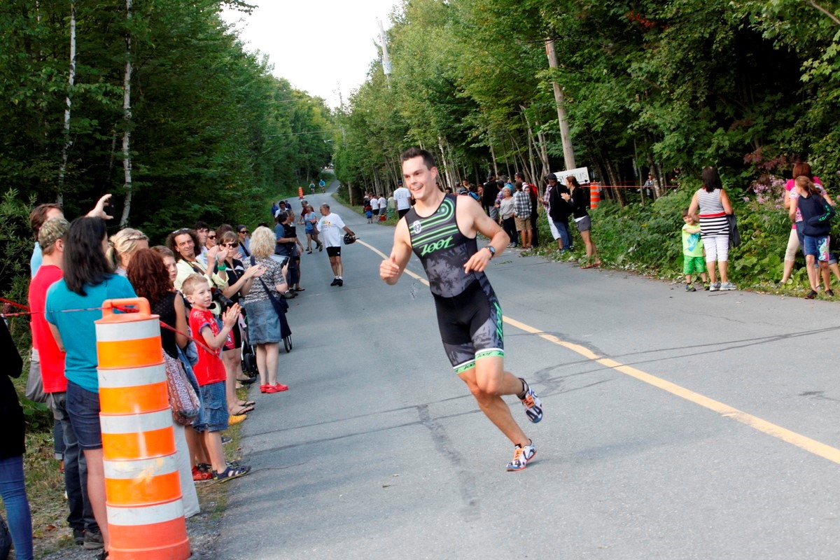 (299 photos) Plus de 150 braves pour le Premier Triathlon du Lac-Poulin