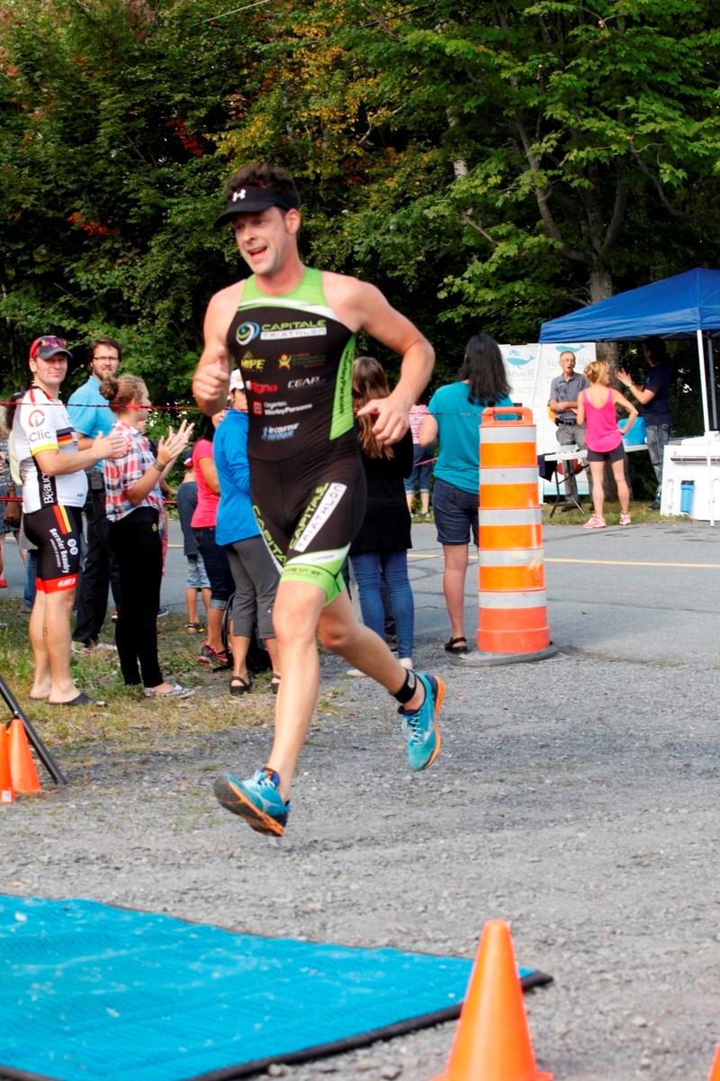 (299 photos) Plus de 150 braves pour le Premier Triathlon du Lac-Poulin