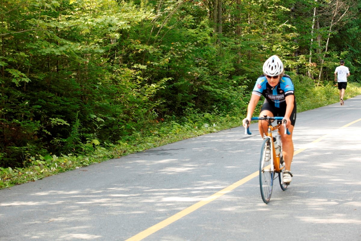 (299 photos) Plus de 150 braves pour le Premier Triathlon du Lac-Poulin