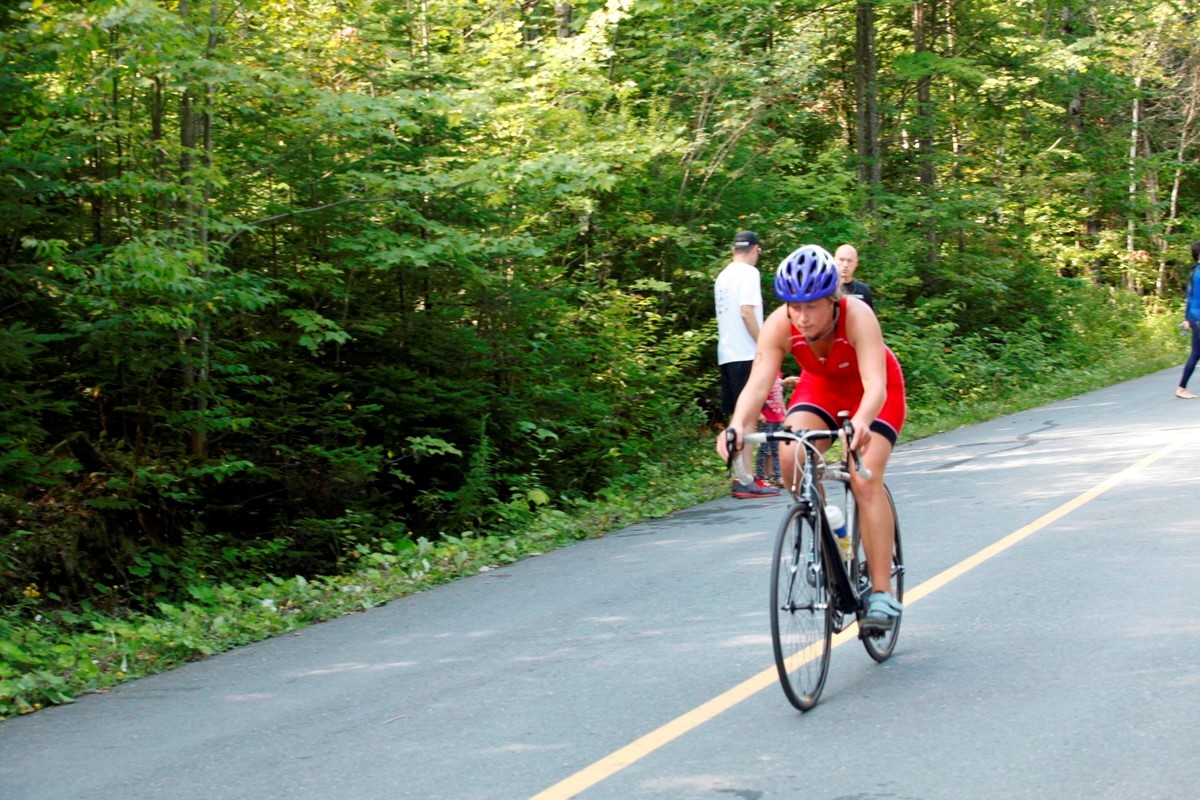 (299 photos) Plus de 150 braves pour le Premier Triathlon du Lac-Poulin