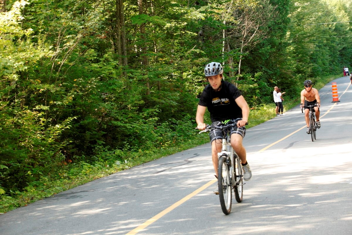(299 photos) Plus de 150 braves pour le Premier Triathlon du Lac-Poulin