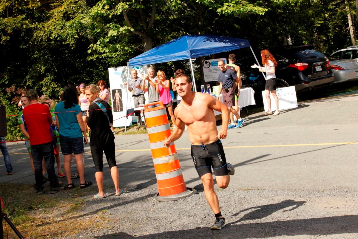 (299 photos) Plus de 150 braves pour le Premier Triathlon du Lac-Poulin