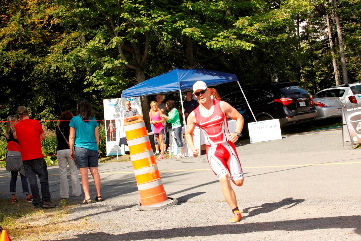 (299 photos) Plus de 150 braves pour le Premier Triathlon du Lac-Poulin