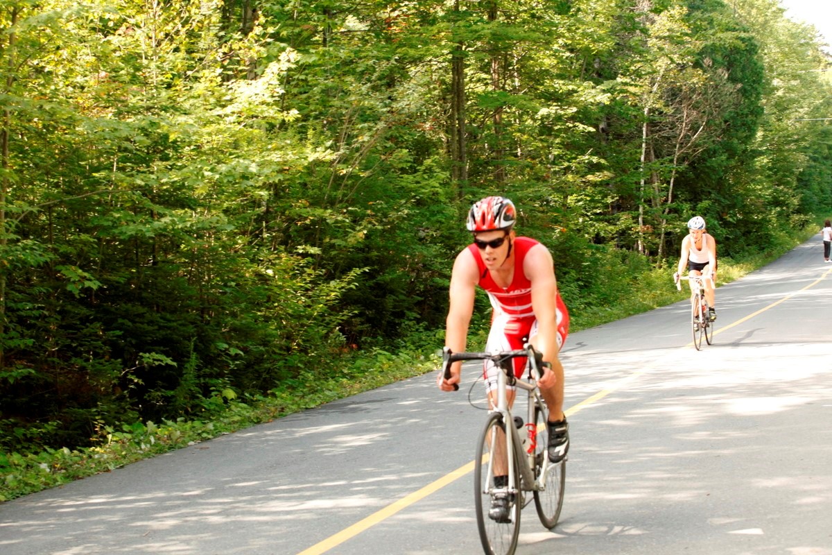 (299 photos) Plus de 150 braves pour le Premier Triathlon du Lac-Poulin