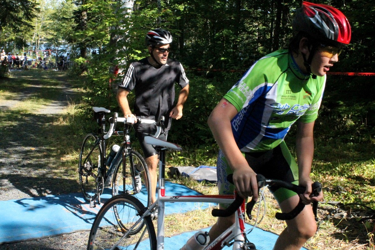 (299 photos) Plus de 150 braves pour le Premier Triathlon du Lac-Poulin