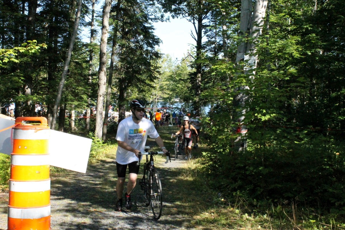 (299 photos) Plus de 150 braves pour le Premier Triathlon du Lac-Poulin