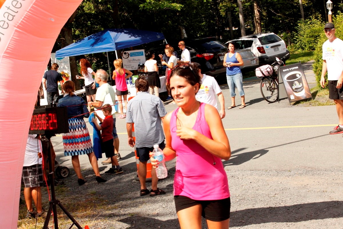 (299 photos) Plus de 150 braves pour le Premier Triathlon du Lac-Poulin