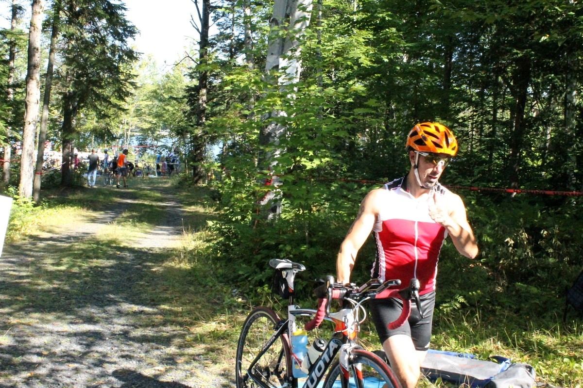 (299 photos) Plus de 150 braves pour le Premier Triathlon du Lac-Poulin