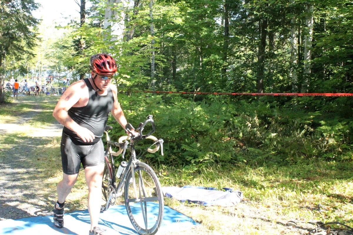 (299 photos) Plus de 150 braves pour le Premier Triathlon du Lac-Poulin