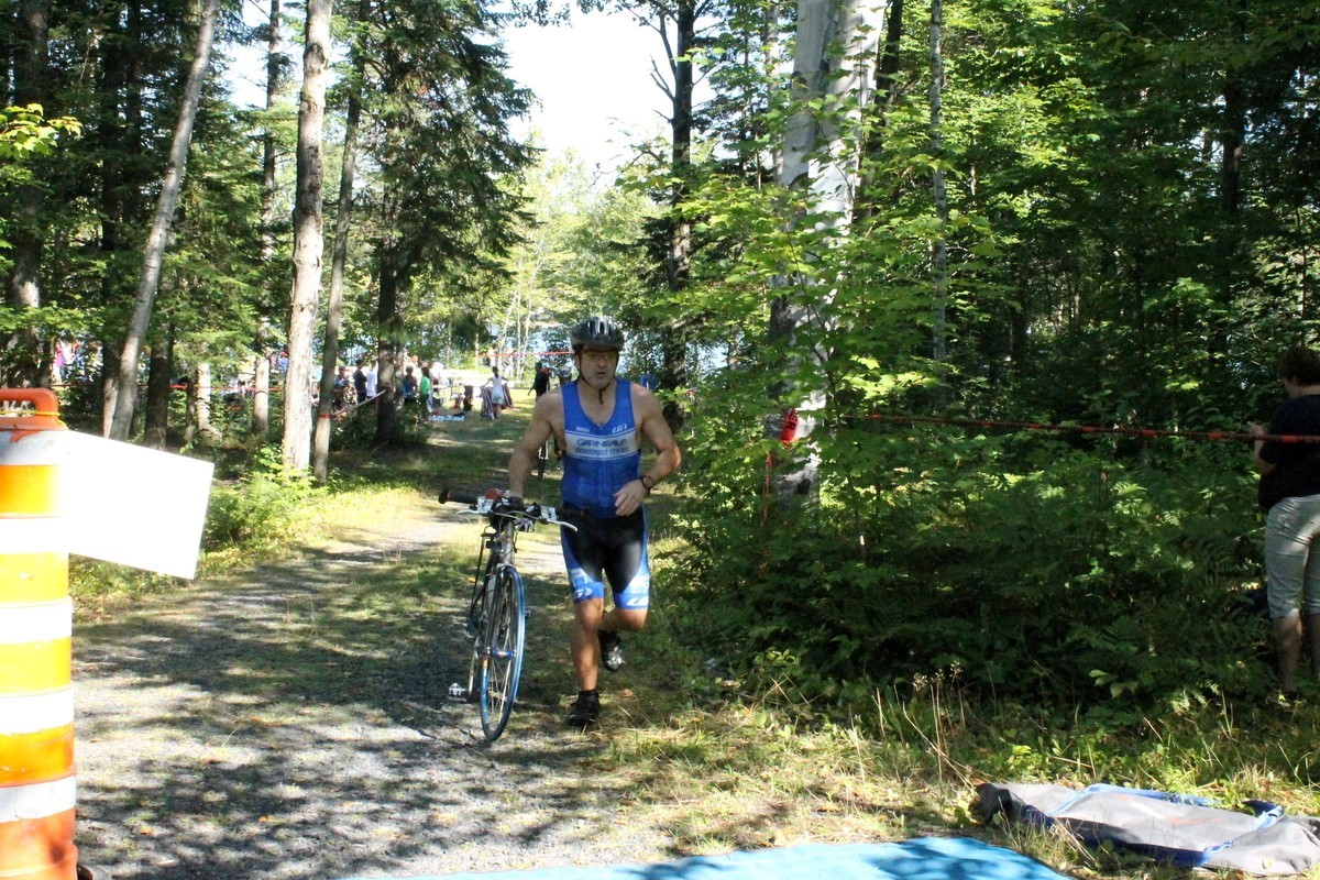 (299 photos) Plus de 150 braves pour le Premier Triathlon du Lac-Poulin