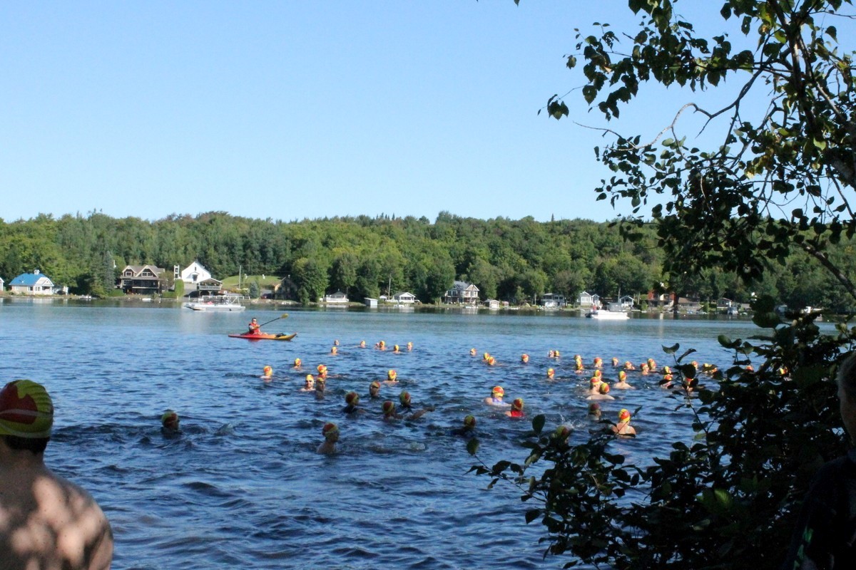 (299 photos) Plus de 150 braves pour le Premier Triathlon du Lac-Poulin