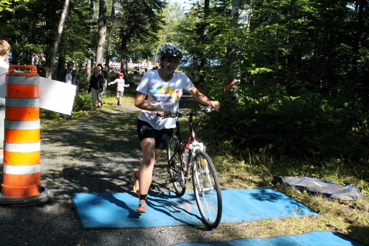 (299 photos) Plus de 150 braves pour le Premier Triathlon du Lac-Poulin