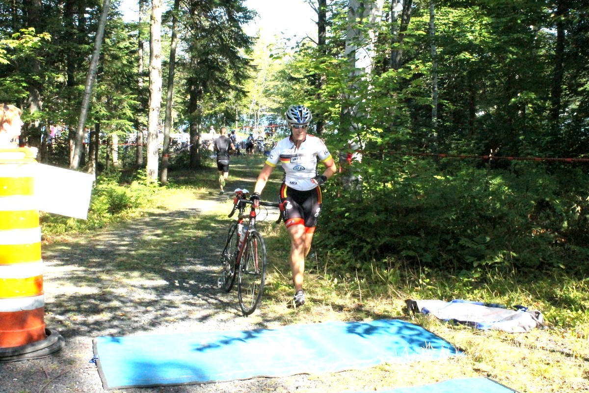 (299 photos) Plus de 150 braves pour le Premier Triathlon du Lac-Poulin
