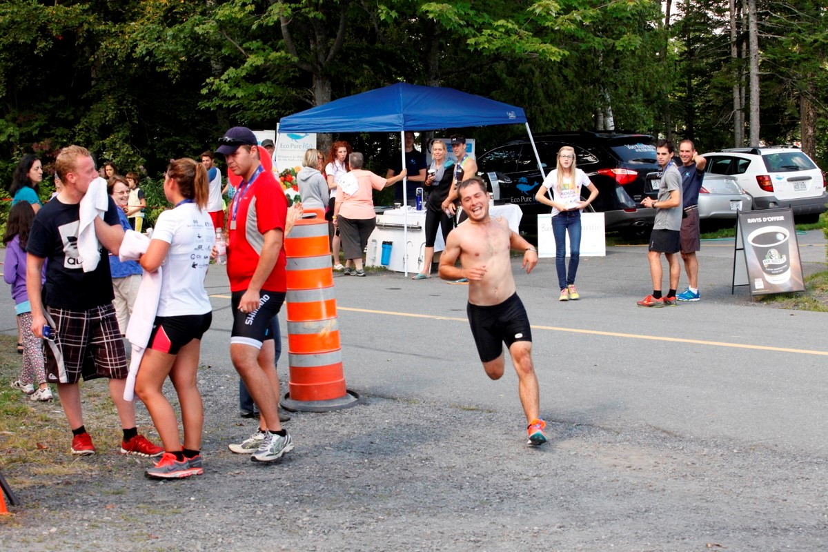 (299 photos) Plus de 150 braves pour le Premier Triathlon du Lac-Poulin