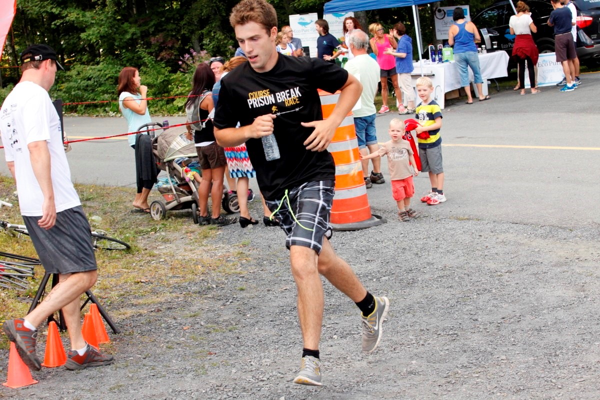 (299 photos) Plus de 150 braves pour le Premier Triathlon du Lac-Poulin