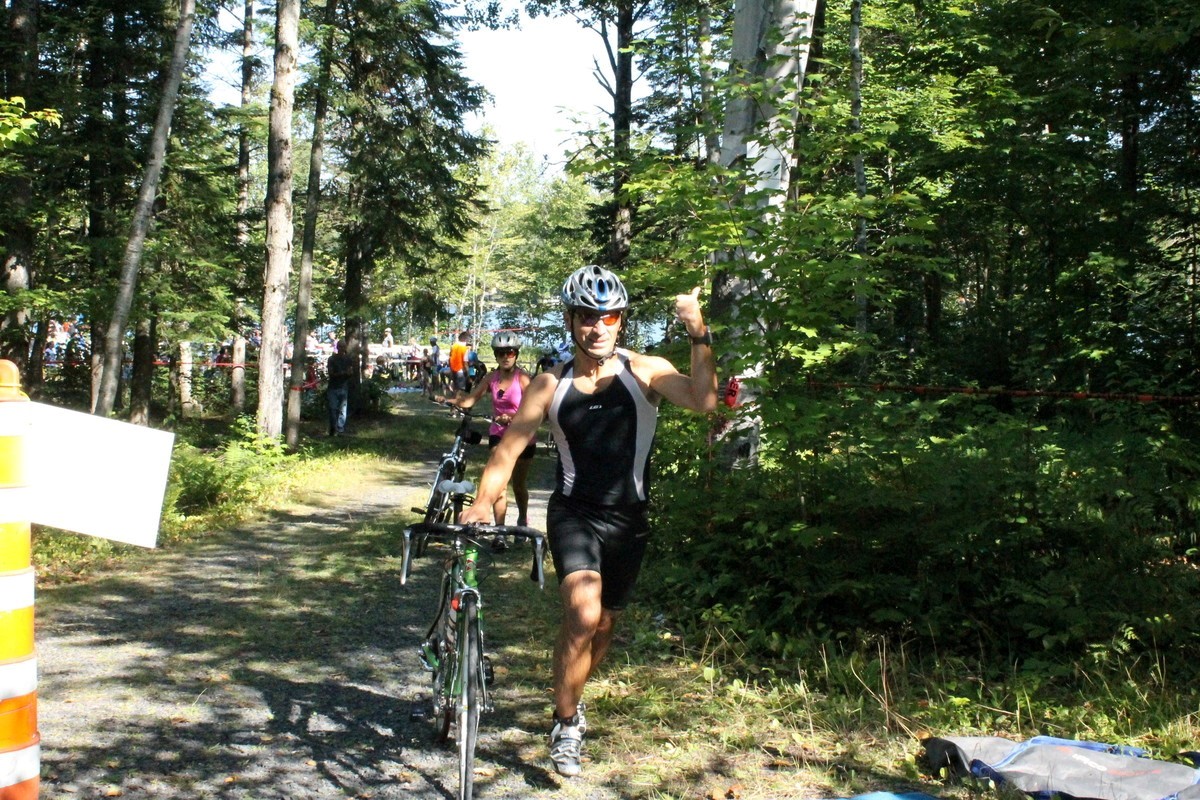 (299 photos) Plus de 150 braves pour le Premier Triathlon du Lac-Poulin
