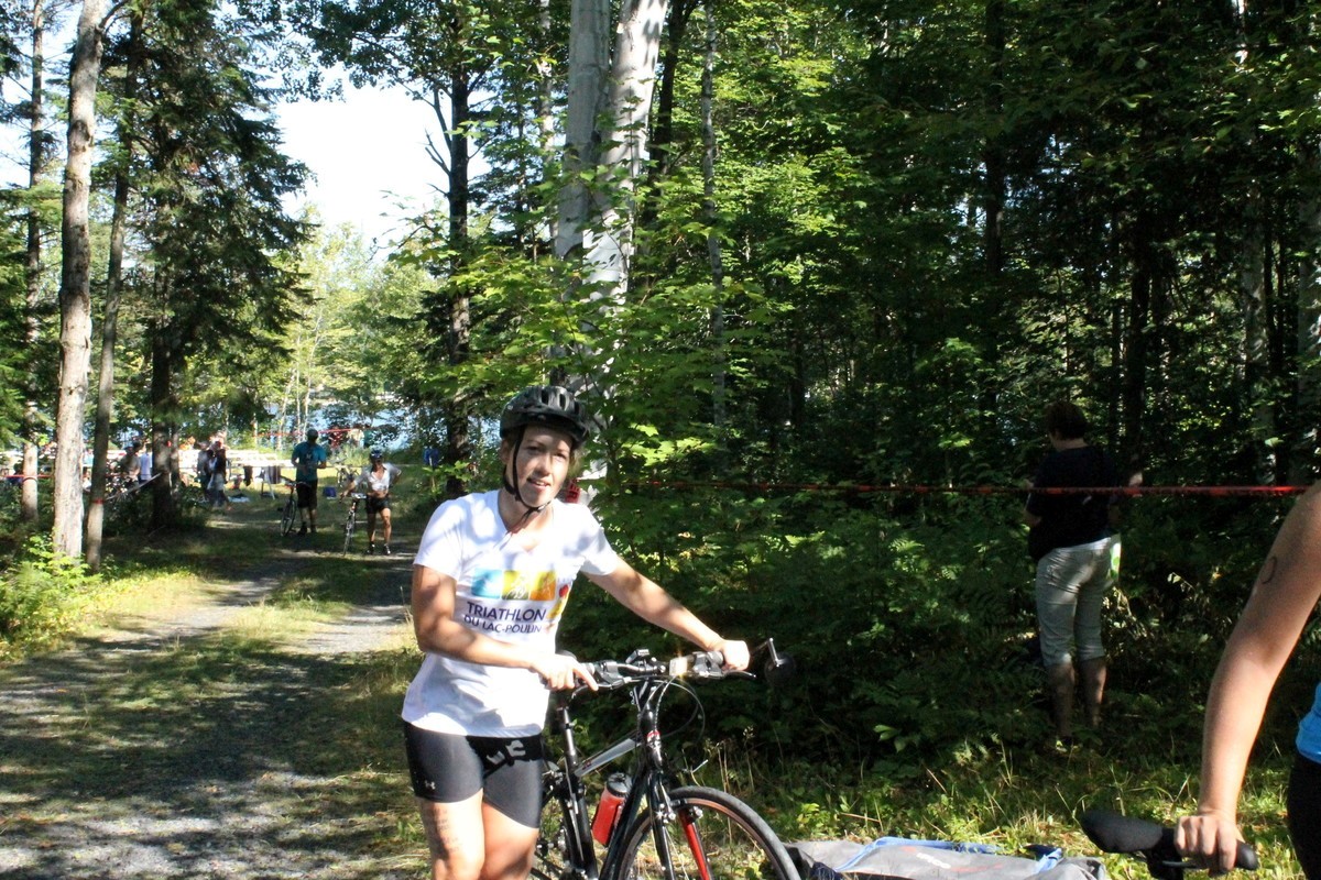 (299 photos) Plus de 150 braves pour le Premier Triathlon du Lac-Poulin