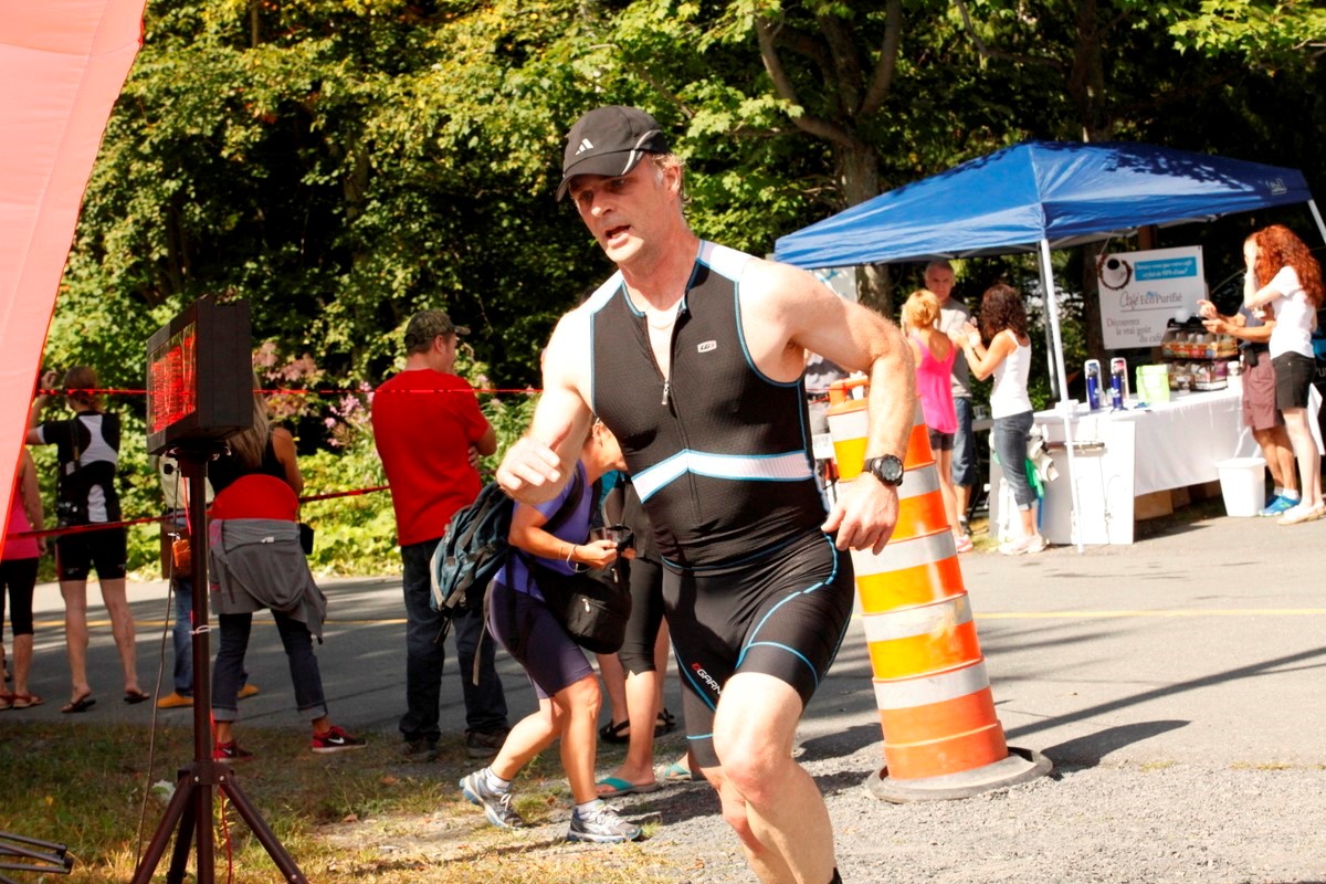 (299 photos) Plus de 150 braves pour le Premier Triathlon du Lac-Poulin