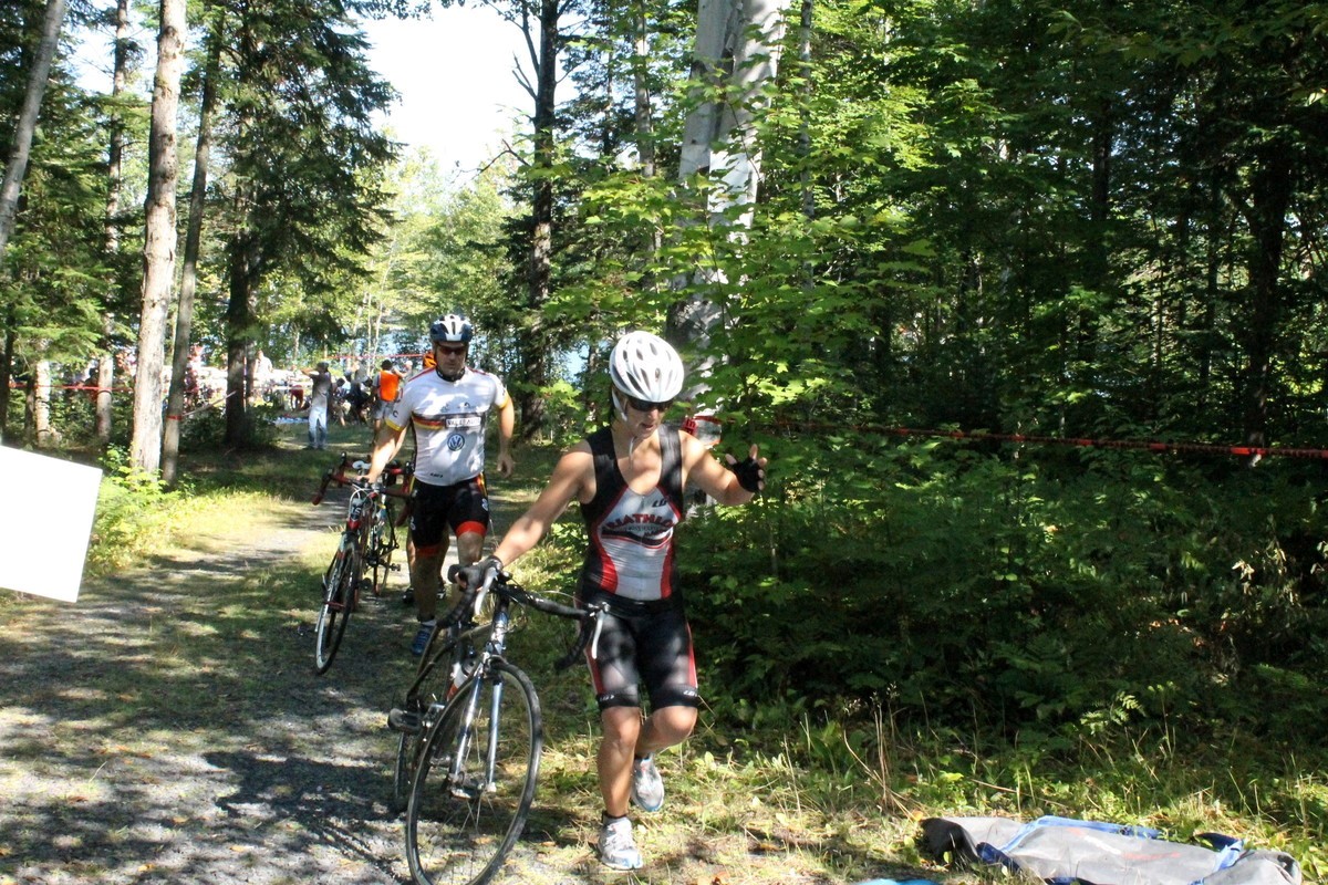 (299 photos) Plus de 150 braves pour le Premier Triathlon du Lac-Poulin