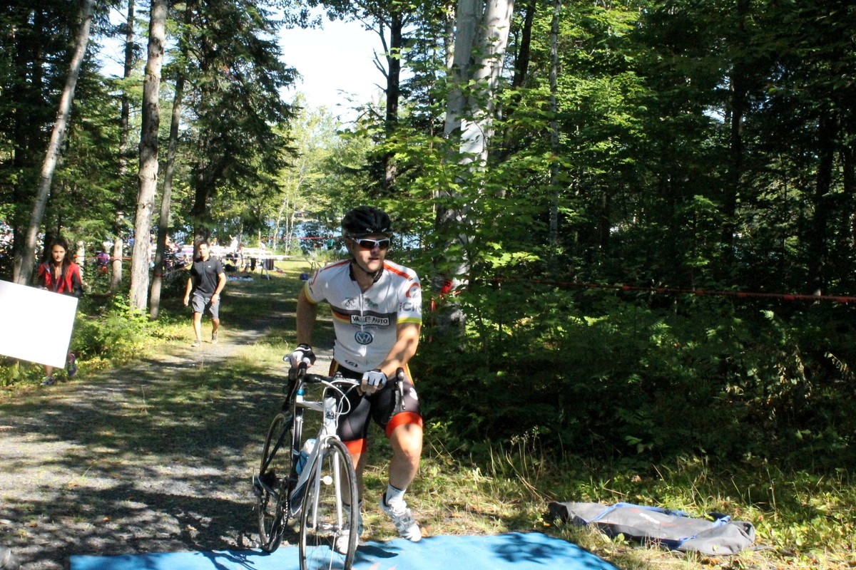 (299 photos) Plus de 150 braves pour le Premier Triathlon du Lac-Poulin