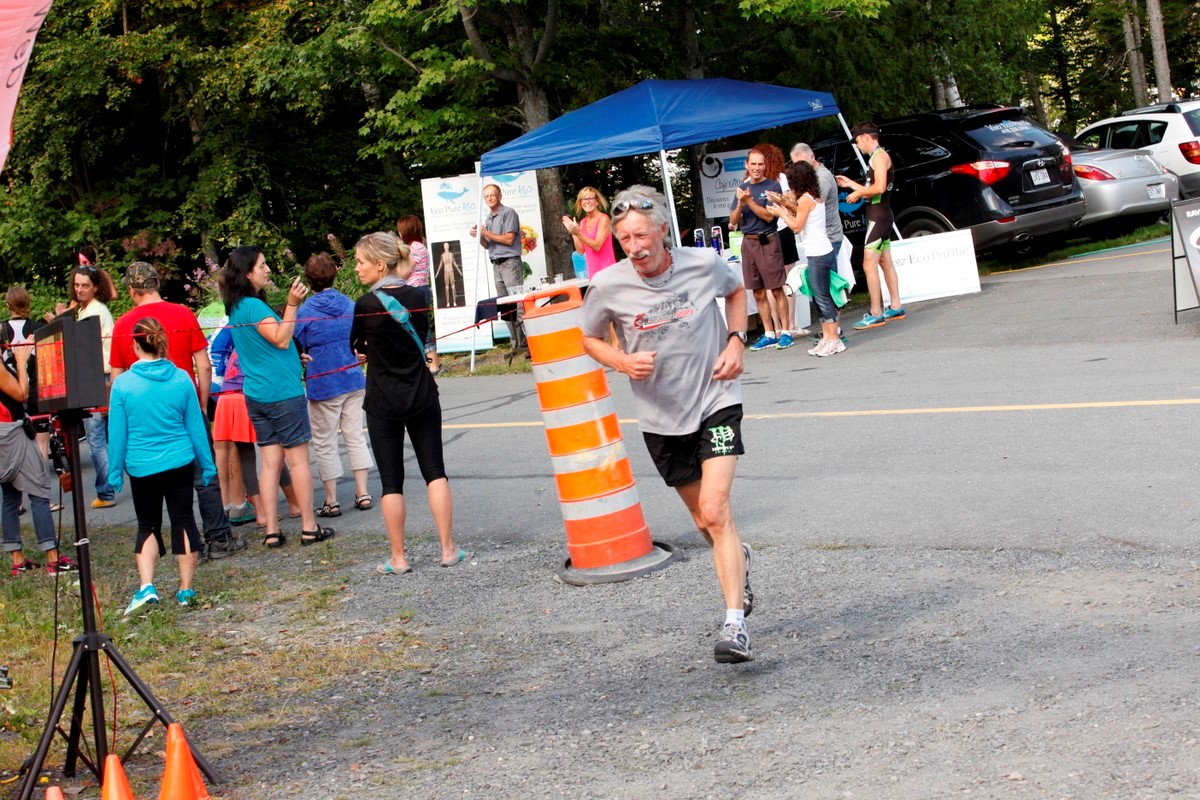 (299 photos) Plus de 150 braves pour le Premier Triathlon du Lac-Poulin