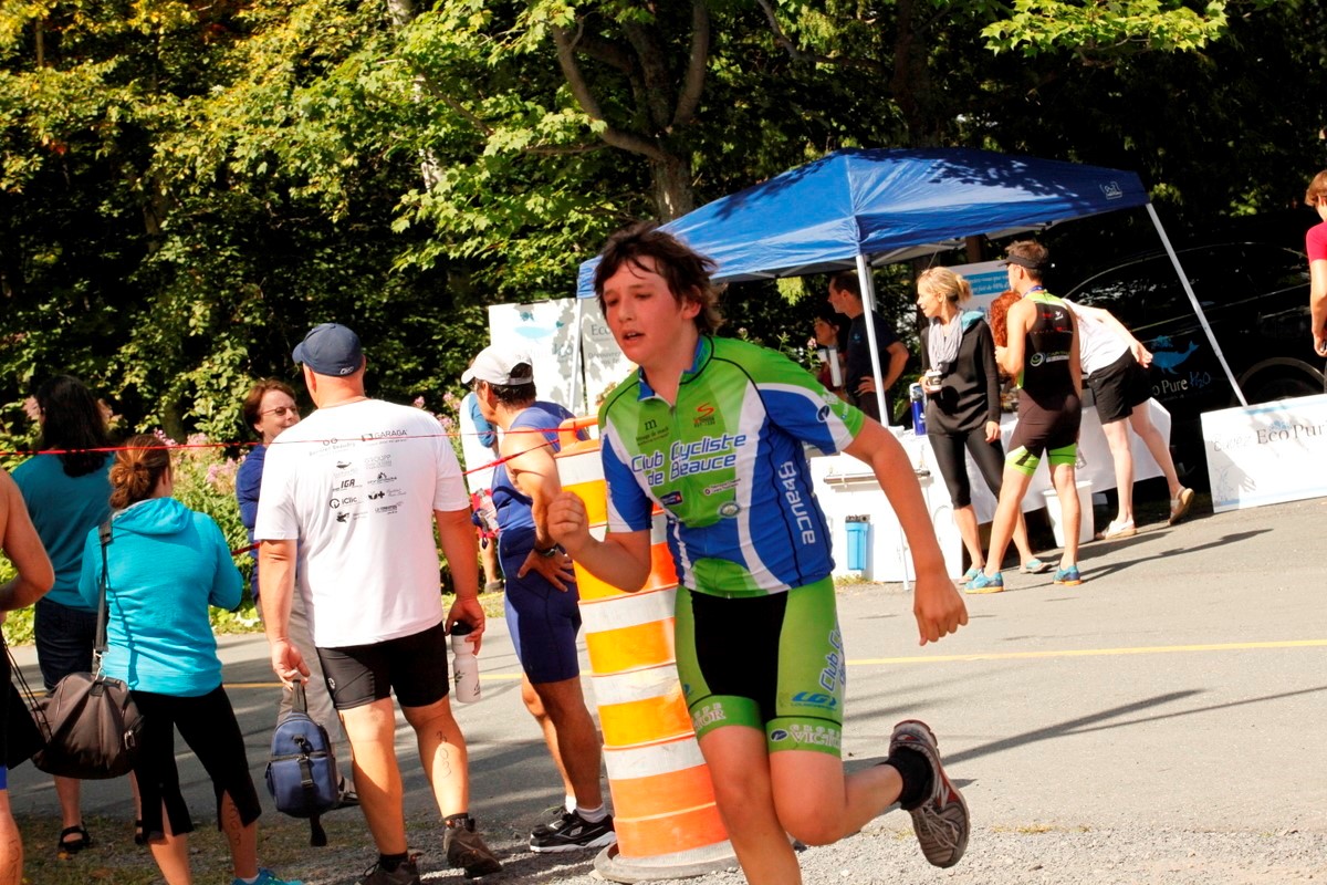 (299 photos) Plus de 150 braves pour le Premier Triathlon du Lac-Poulin