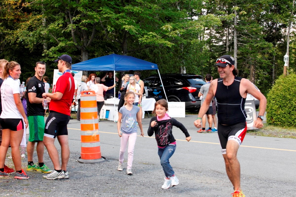 (299 photos) Plus de 150 braves pour le Premier Triathlon du Lac-Poulin