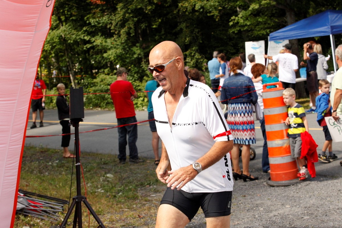 (299 photos) Plus de 150 braves pour le Premier Triathlon du Lac-Poulin