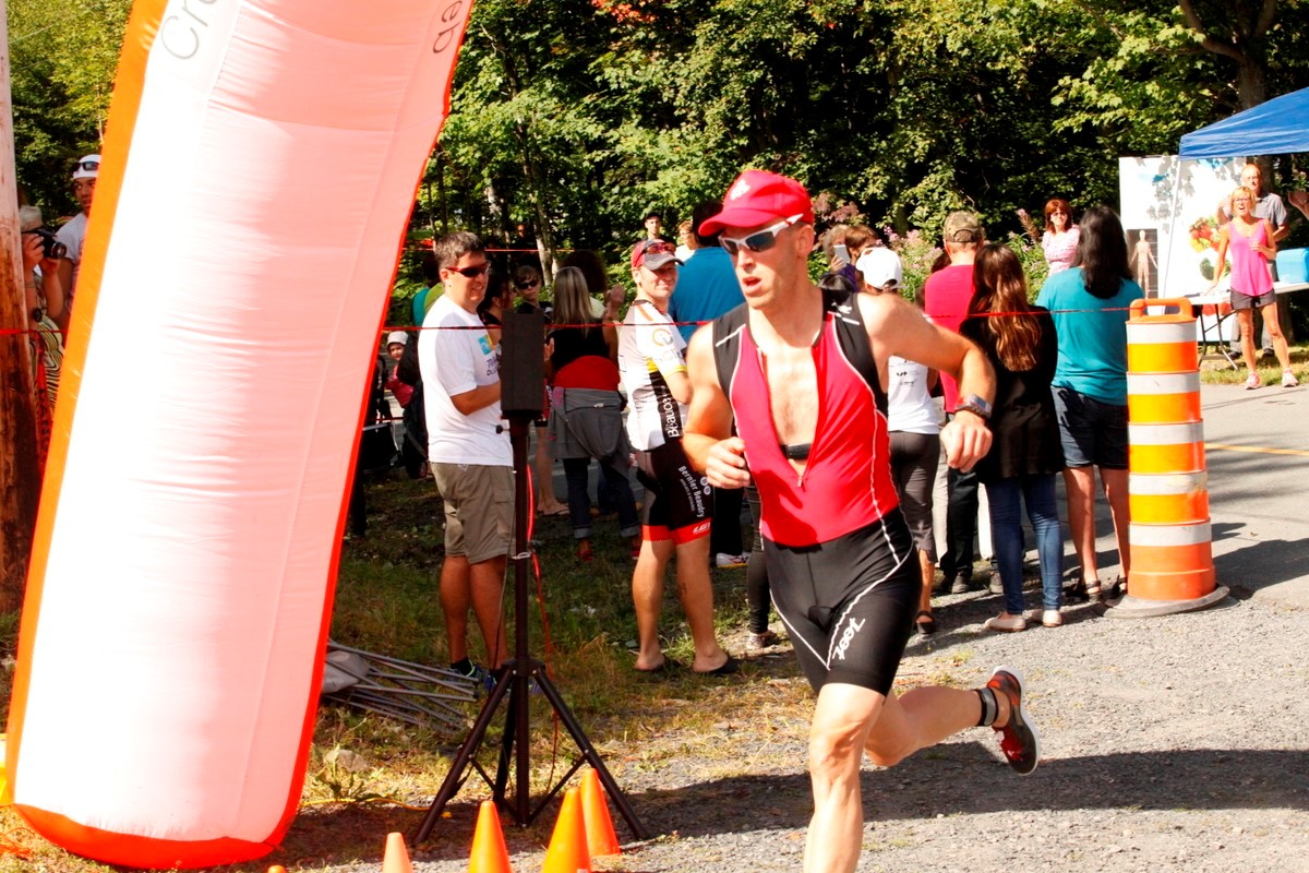 (299 photos) Plus de 150 braves pour le Premier Triathlon du Lac-Poulin