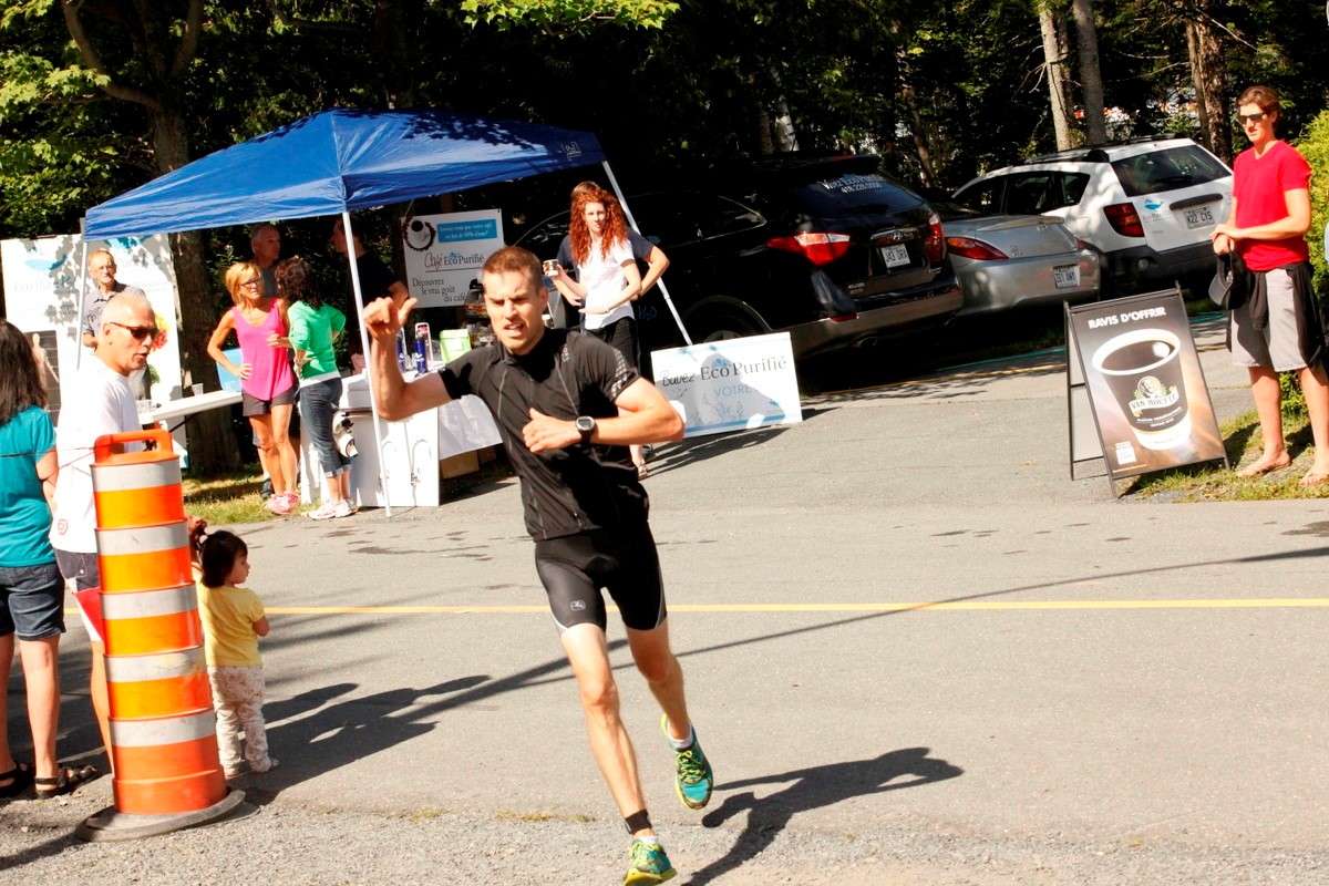 (299 photos) Plus de 150 braves pour le Premier Triathlon du Lac-Poulin