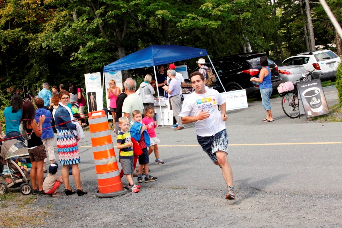 (299 photos) Plus de 150 braves pour le Premier Triathlon du Lac-Poulin